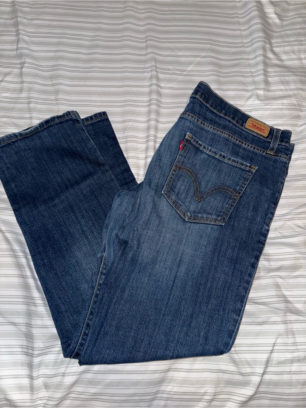 Vintage Levi's Medium Blue Denim Boyfriend Jeans with Gold Stitching